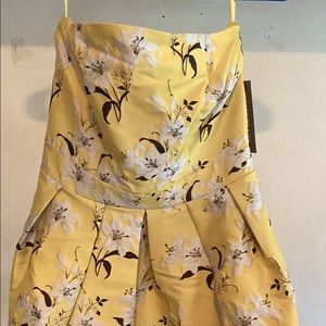 Strapless dress- Pale yellow floral- Absolutely gorgeous! Size 2
